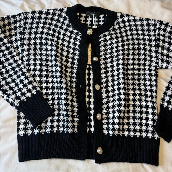 Cardigan Sweater V Neck Button Down Plaid Knit - Picture 2 of 7